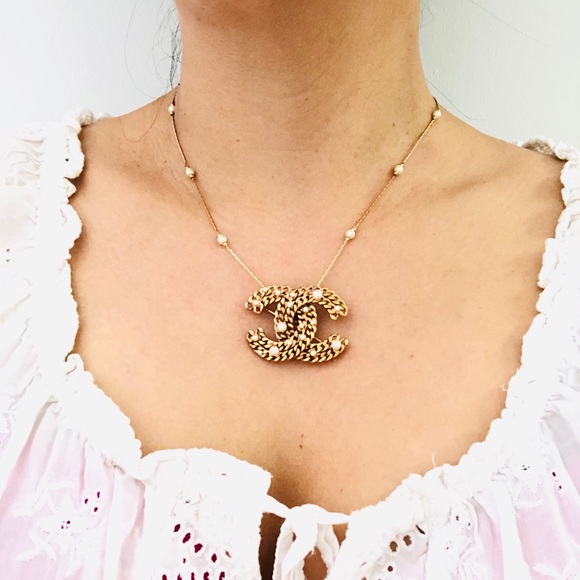 CHANEL Jewelry - Authentic Chanel 2-in -1 brooch & pendant